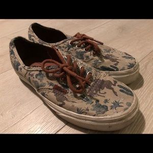 Desert design Vans